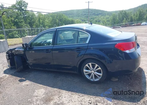 2013 Subaru Legacy 2.5I Limited z USA, uszkodzony, nr VIN 4S3BMBK61D3031644
